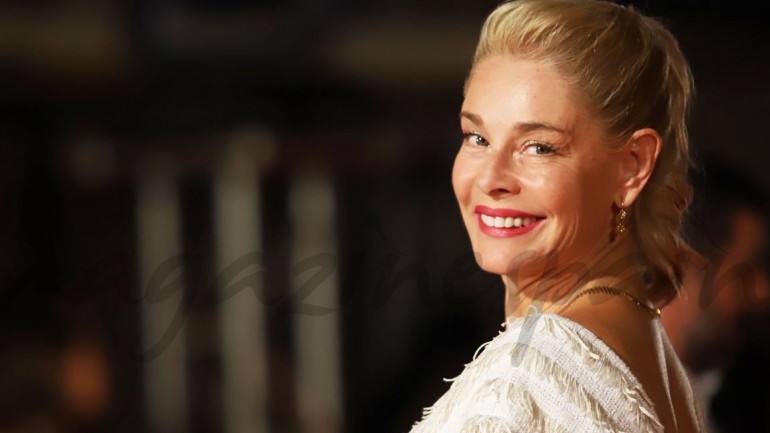 Belén Rueda se viste de novia en el homenaje a Bayona en Málaga