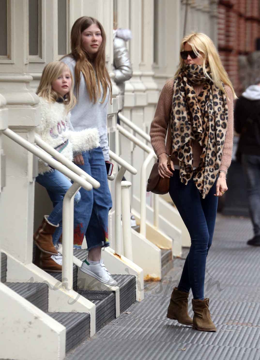 Claudia Schiffer con sus hijas Clementine y Cosima