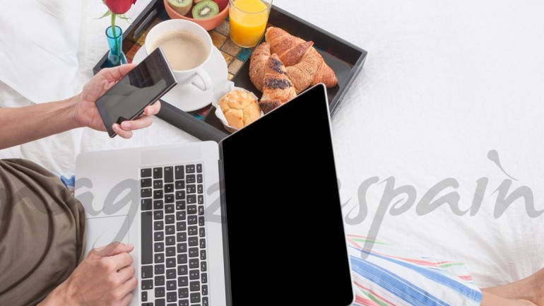 Comer delante del ordenador en el trabajo puede causar sobrepeso