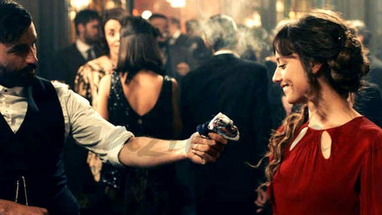 Michelle Jenner y Alex García protagonizan ‘El Continental’, la nueva serie de La 1