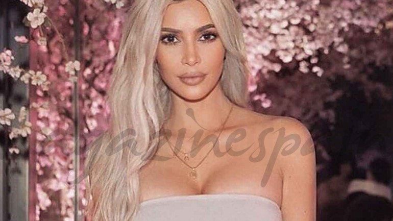 Kim Kardashian comparte la primera imagen de familia con la pequeña Chicago