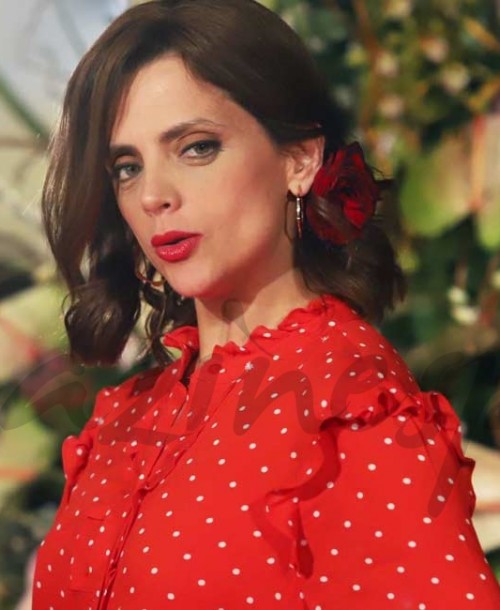 Macarena Gómez recibe el Premio Talento Andaluz con un look muy “flamenco”