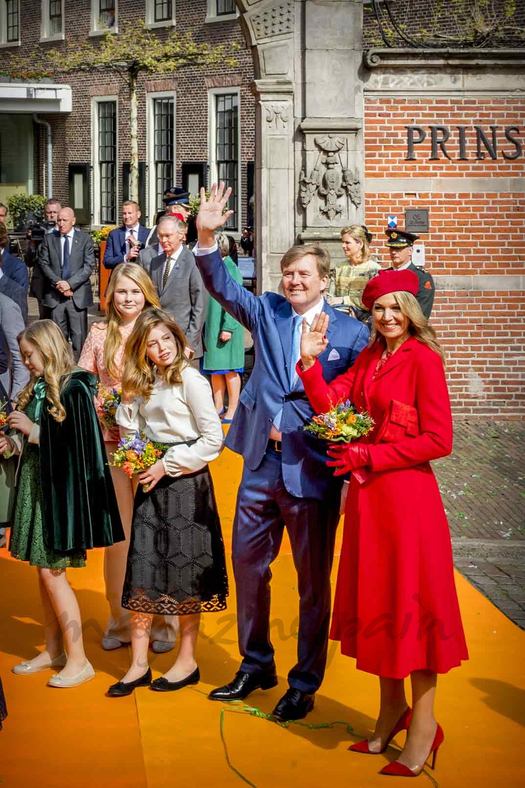 Los Reyes de Holanda con sus tres hijas