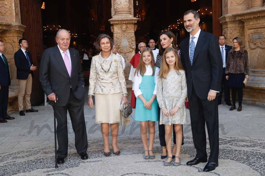 La Familia Real en la Misa del Domingo de Pascua - Casa S.M. El Rey