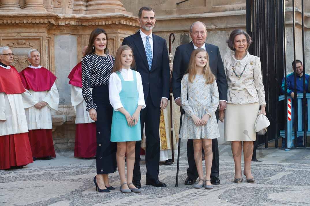 La Familia Real en la Misa del Domingo de Pascua - Casa S.M. El Rey