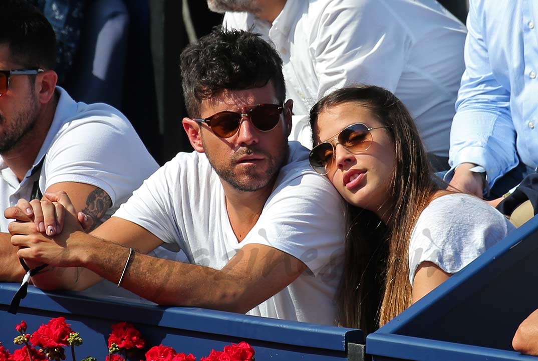 Pablo López con su novia Claudia Nieto