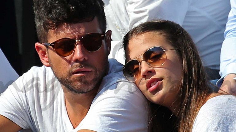 Las imágenes mas tiernas de Pablo López con su novia en el tenis