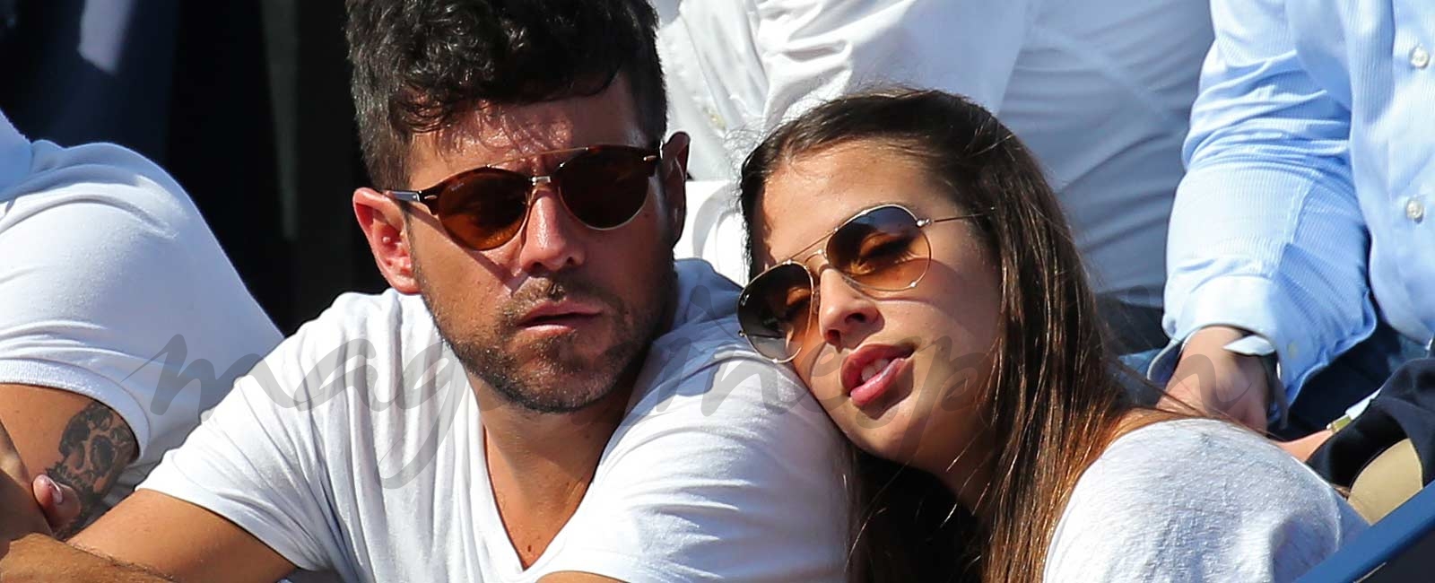 Las imágenes mas tiernas de Pablo López con su novia en el tenis