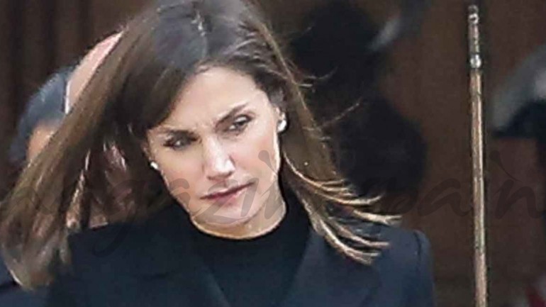La reina Letizia «está preocupada y dolida»