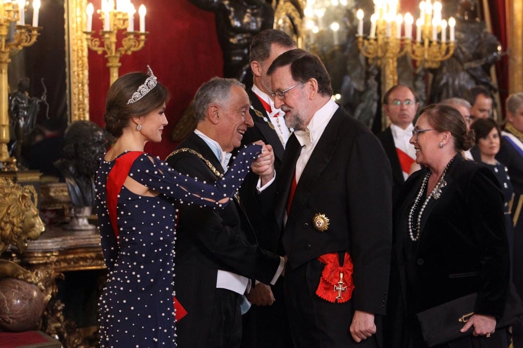 Reyes Felipe y Letizia con el Presidente de Portugal y Mariano Rajoy - Casa S.M. El Rey