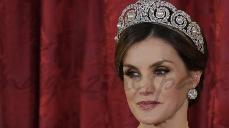 La reina Letizia, espectacular, por primera vez, con la tiara de Cartier de la reina Victoria Eugenia
