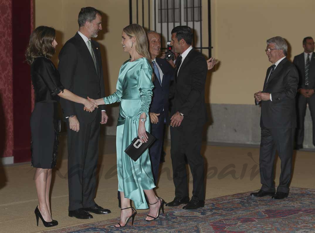 Los Reyes de España con el Presidente de Portugal, Luis Figo y Helen Svedin