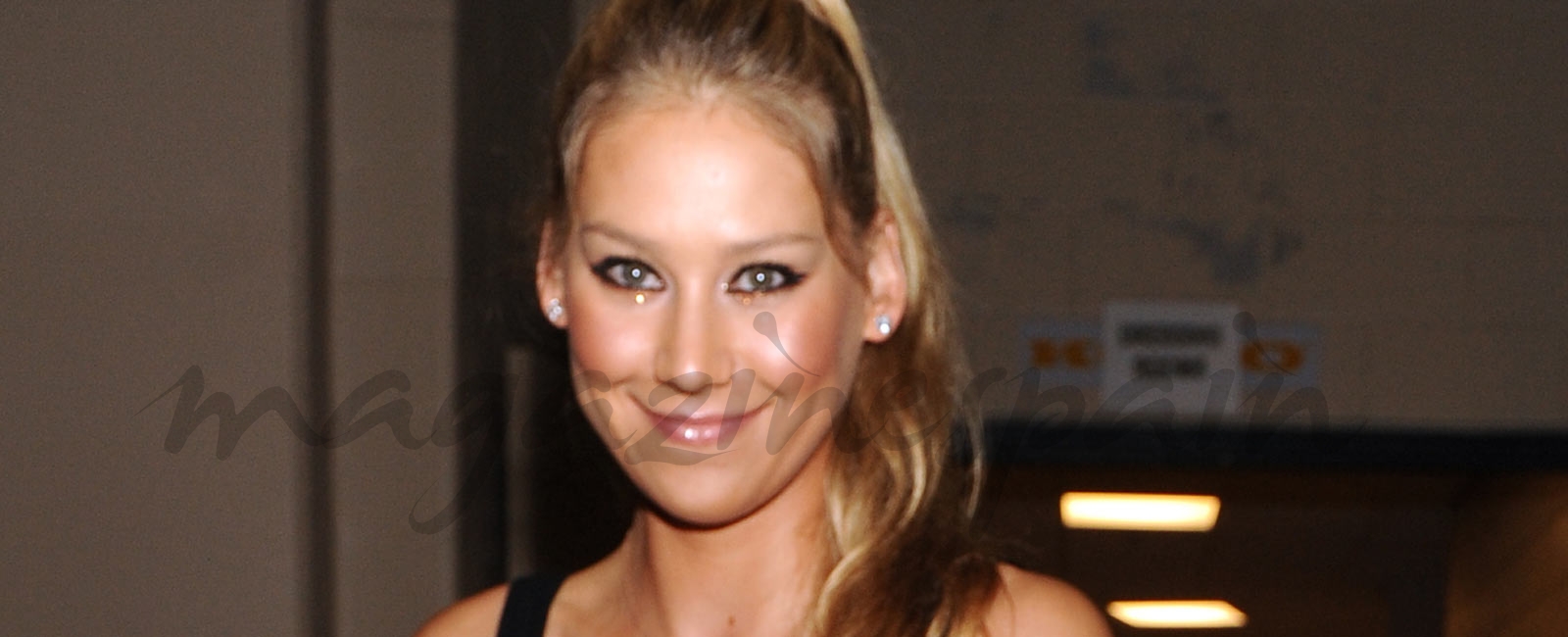 ¡Por fin! Anna Kournikova muestra su embarazo