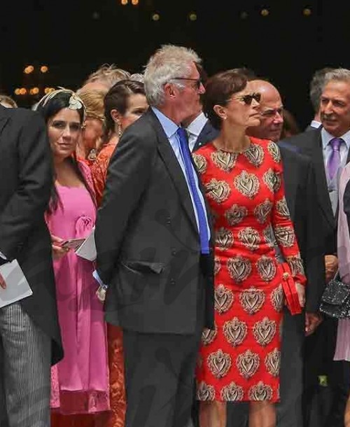 Nos vamos de boda….¡en traje!