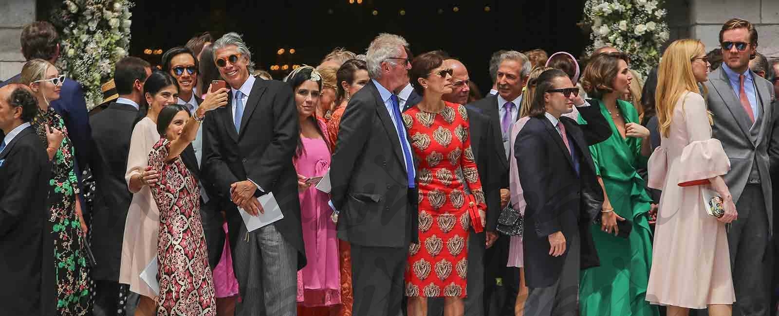 Nos vamos de boda….¡en traje!