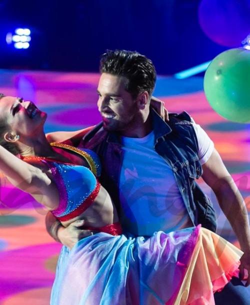 David Bustamante y Yana Olina bailan “Feliz”