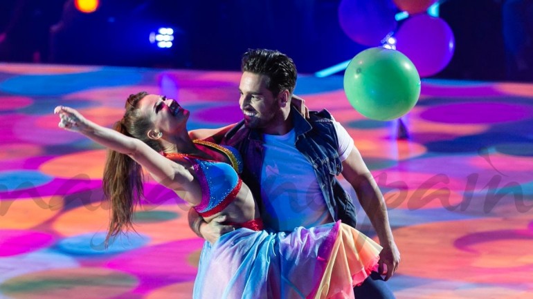 David Bustamante y Yana Olina bailan «Feliz»