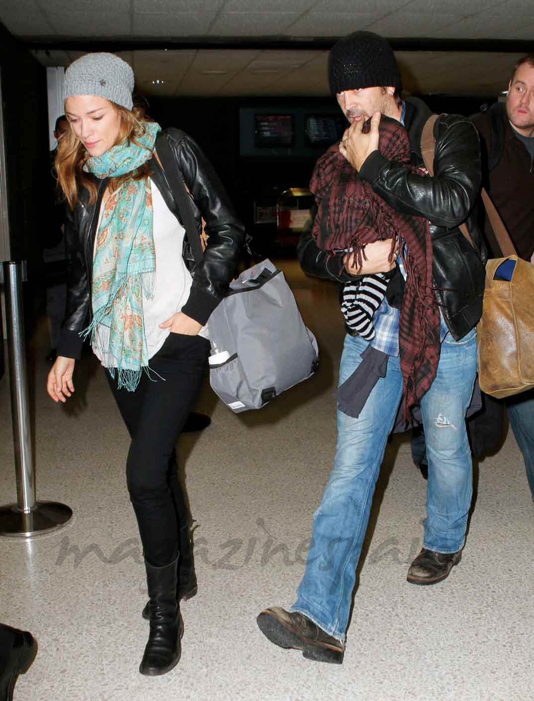 Colin Farrell con su novia Alicja Bachleda Curus y su hijo Henry - 2010