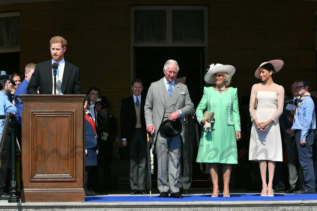 El príncipe Harry, príncipe Carlos, Camila Parker Bowles y Meghan Markle