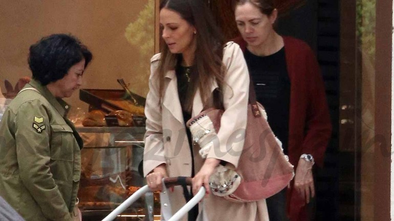 Los primeros paseos de Cayetano, el hijo de Eva González