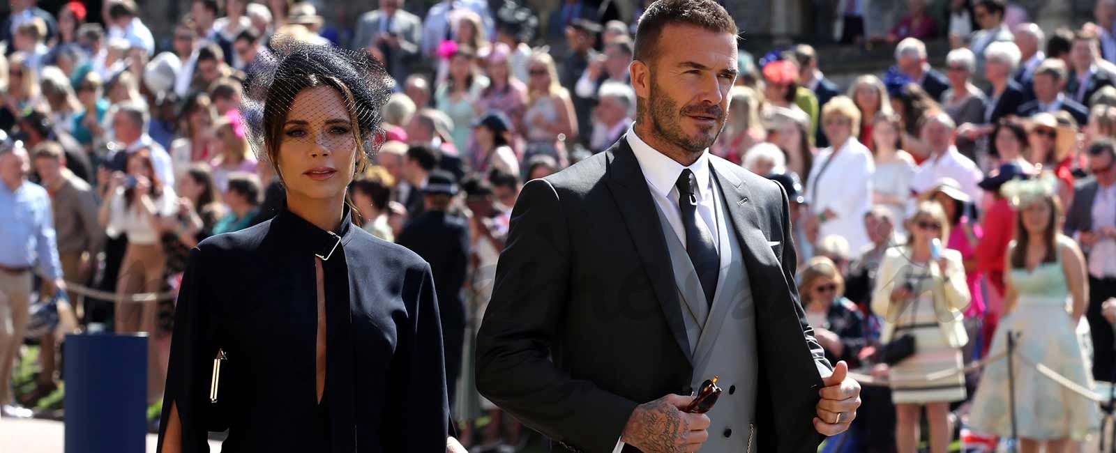 Los Beckham subastan sus looks de la boda del príncipe Harry y Meghan Markle