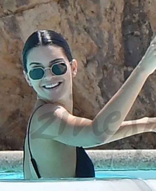 El primer baño de Kendall Jenner