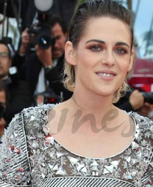 ¿Por qué va descalza Kristen Stewart por la alfombra roja de Cannes?