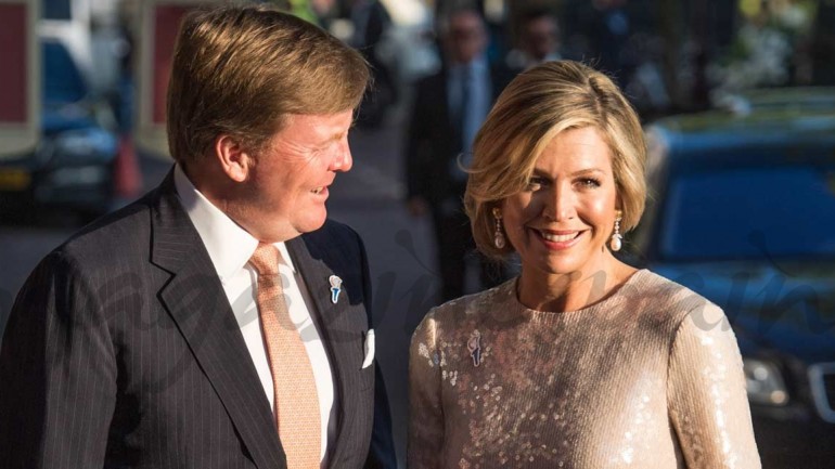 El look de princesa, con lentejuelas, de la reina Máxima