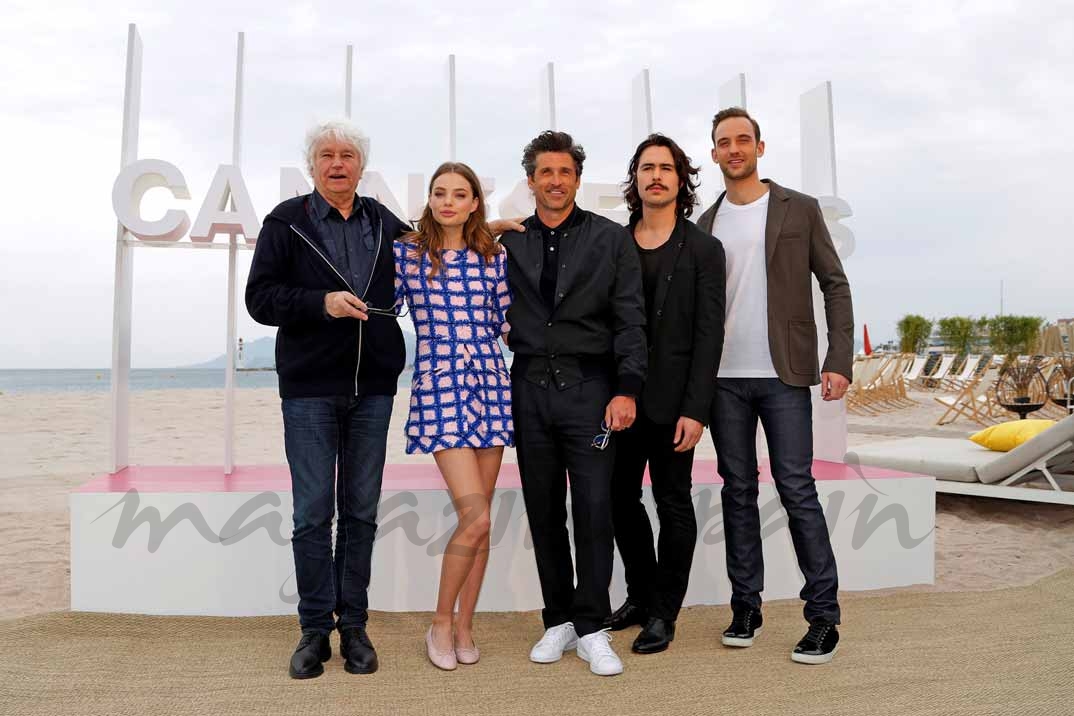 El director Jean Jacques Annaud junto a los protagonistas Kristine Froseth, Patrick Dempsey, Ben Schnetzer y el escritor Joel Dicker en Cannes