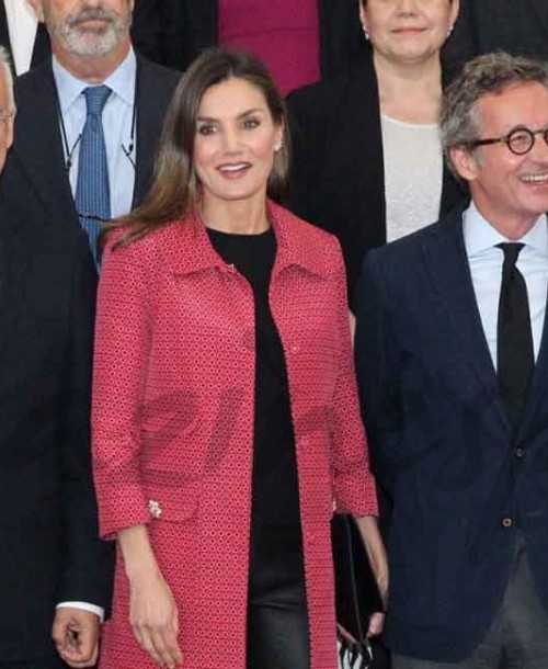 La reina Letizia tiene el abrigo perfecto para esta primavera lluviosa