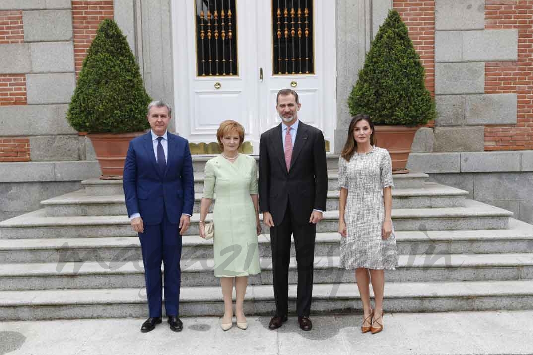 Los Reyes, acompañados de Su Majestad Margareta, Custodia de la Corona de Rumanía y de Su Alteza Real el Príncipe Radu de Rumanía © Casa S.M. El Rey