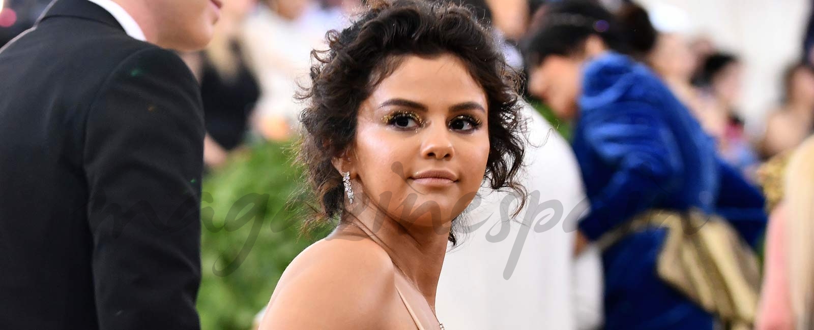 ¿Por qué se ha hecho viral el look de Selena Gómez en la Gala MET?