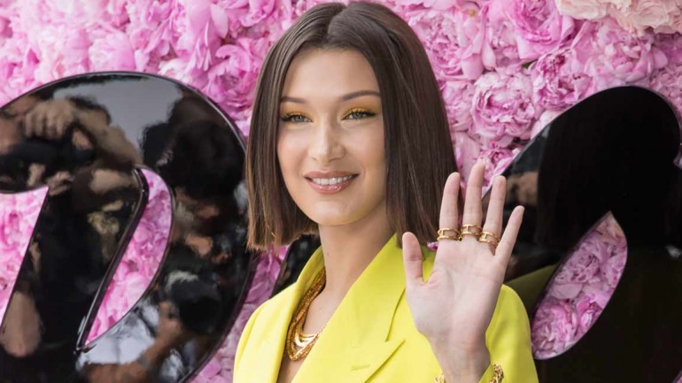 Bella Hadid se deja seducir por el color del verano: el amarillo neón