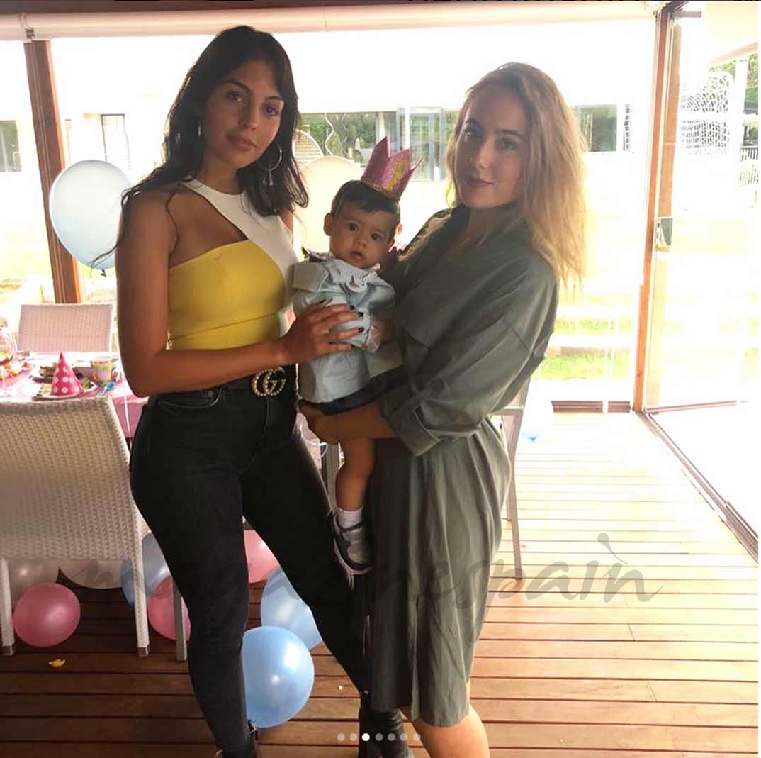 Georgina Rodríguez con su hermana y la pequeña Eva © Instagram/ georginagio