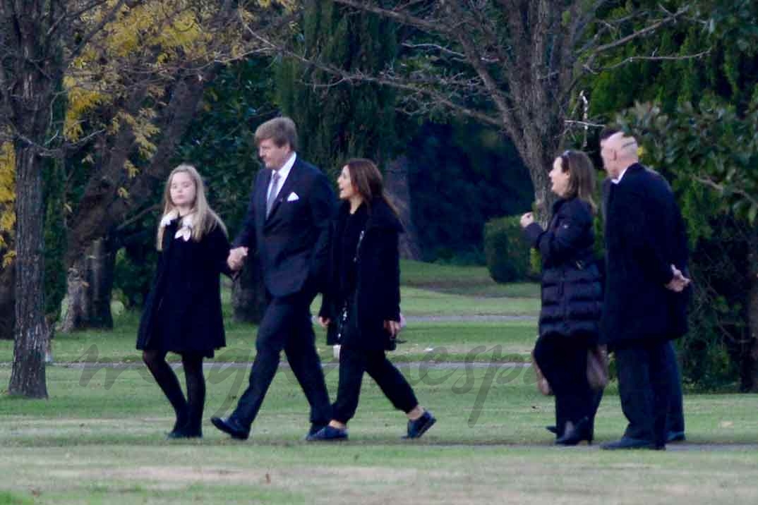 El rey Guillermo con su hija Alexia 