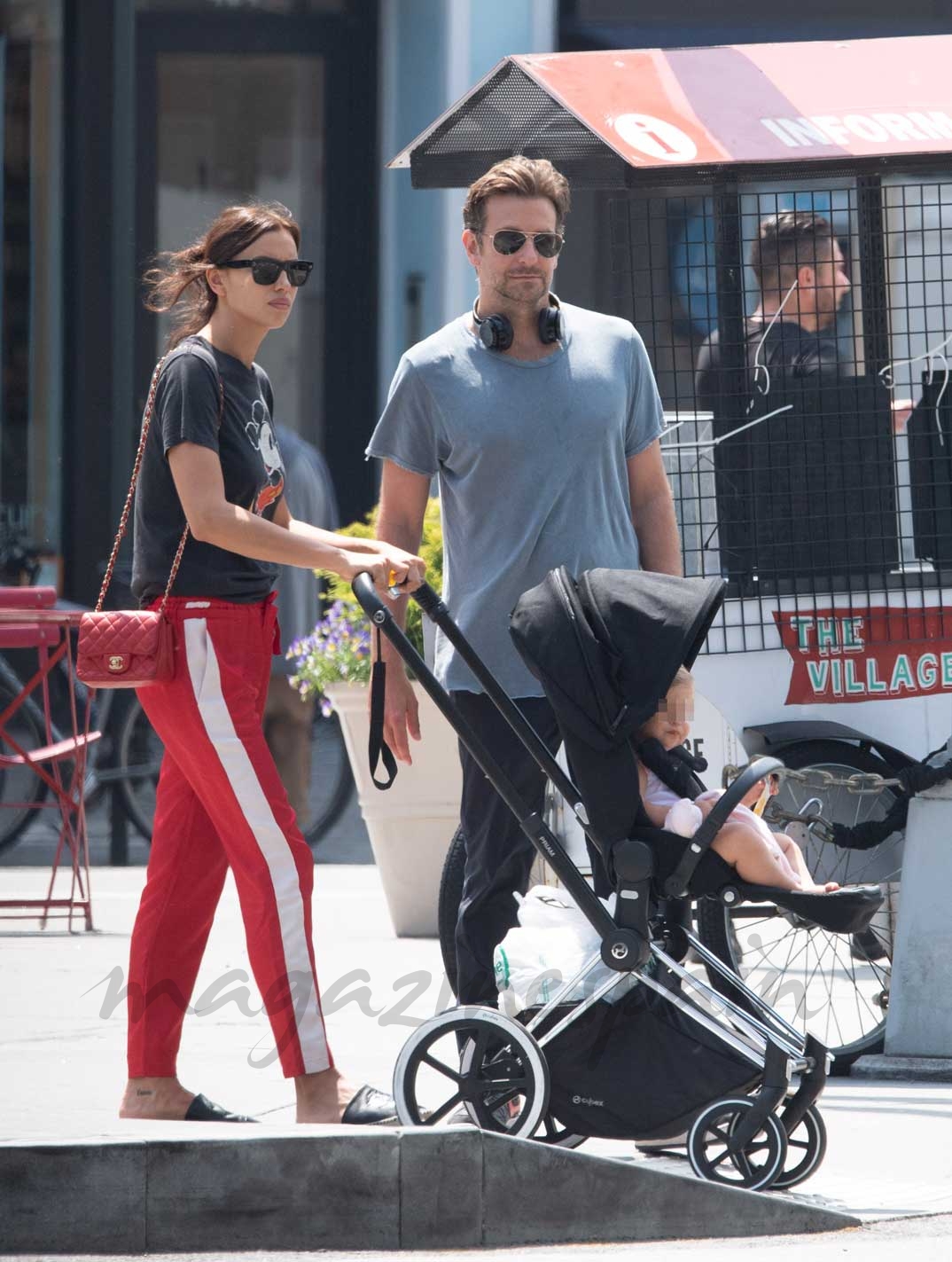 Irina Shayk y Bradley Cooper con su hija Lea