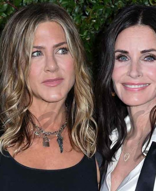 Courteney Cox le ha pedido a Jennifer Aniston que sea su dama de honor