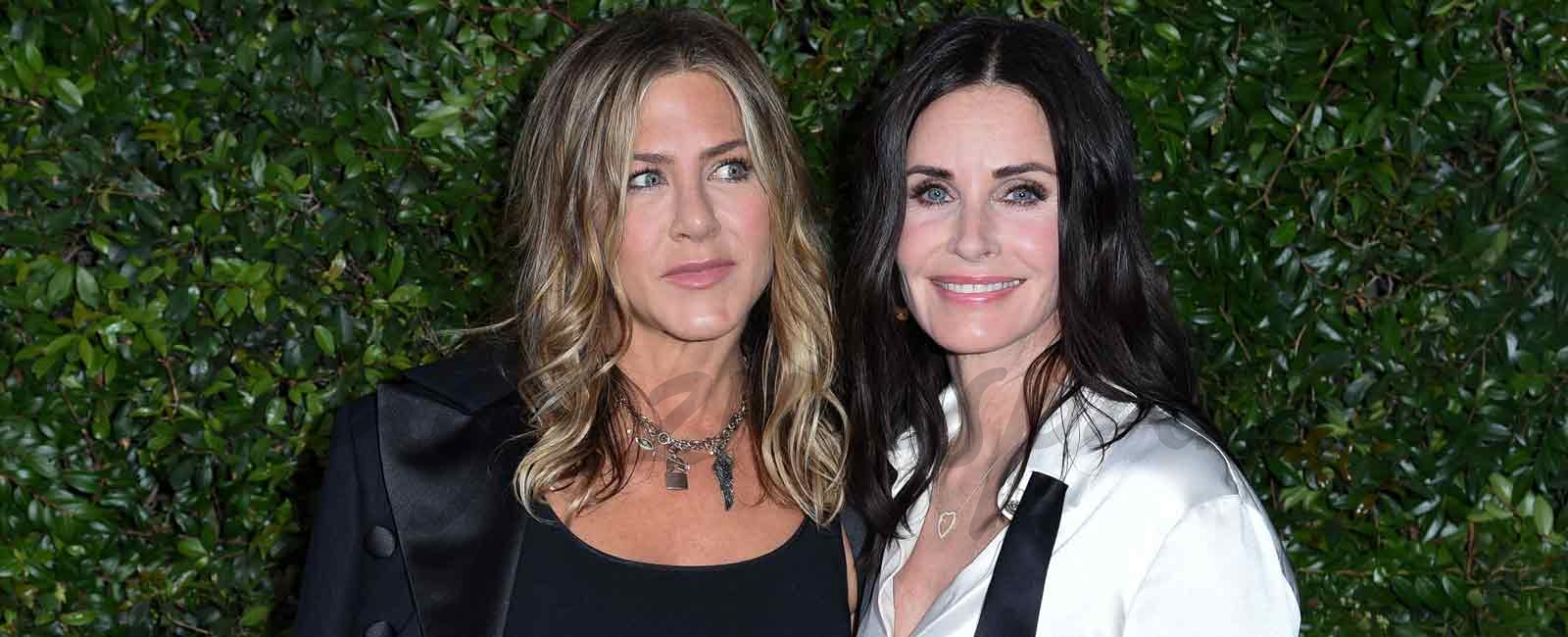 Courteney Cox le ha pedido a Jennifer Aniston que sea su dama de honor