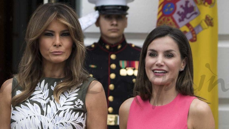 La reina Letizia le «copia» el look a Melania Trump