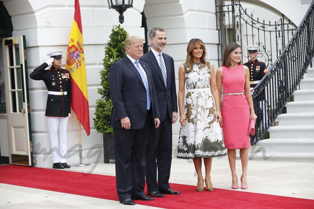 Los Reyes con el Presidente de los Estados Unidos, Donald Trump, y la Primera Dama, Melania Trump a su llegada a la Casa Blanca © Casa S.M. El Rey