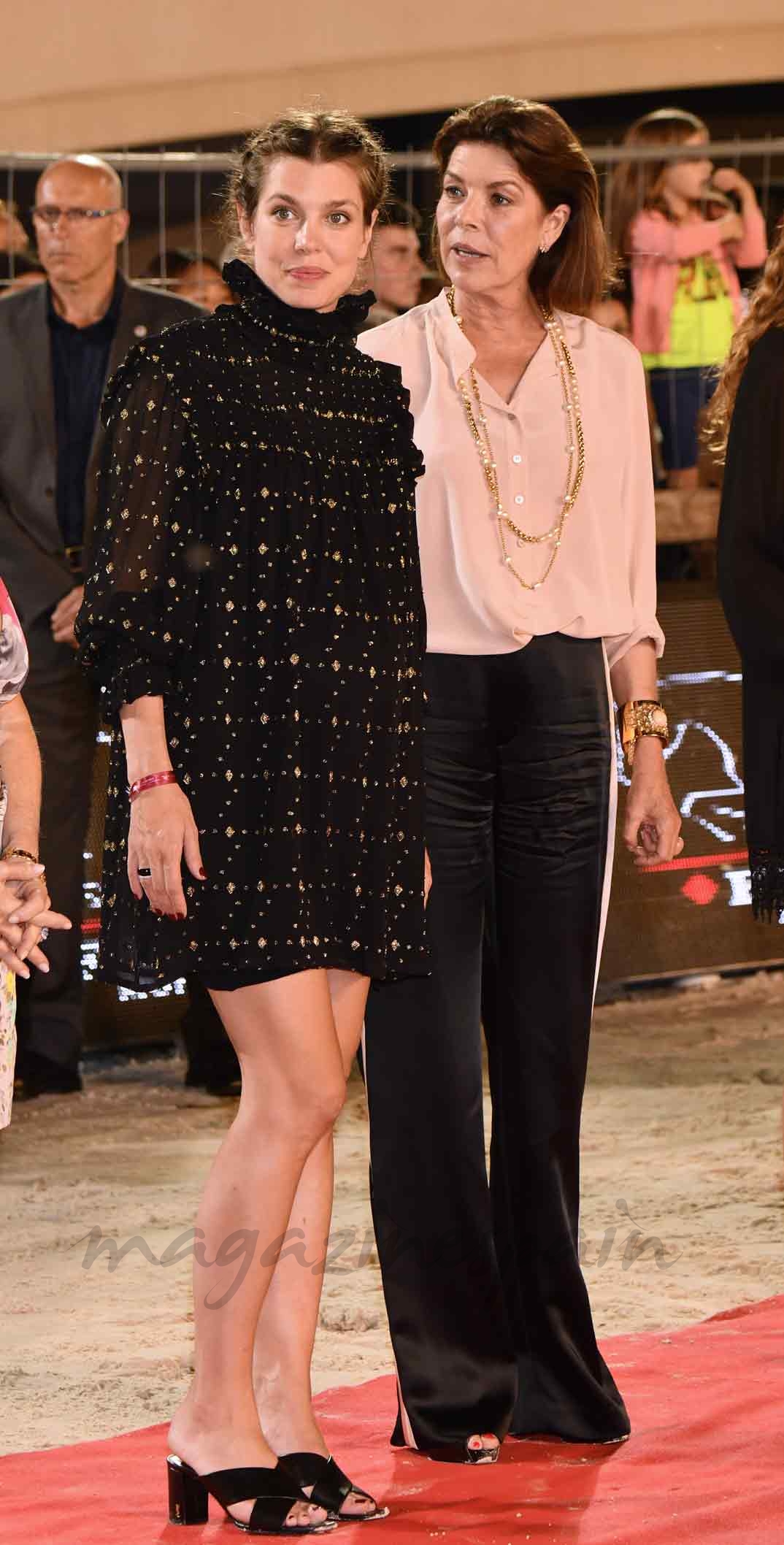 Carlota Casiraghi con su madre, Carolina de Mónaco