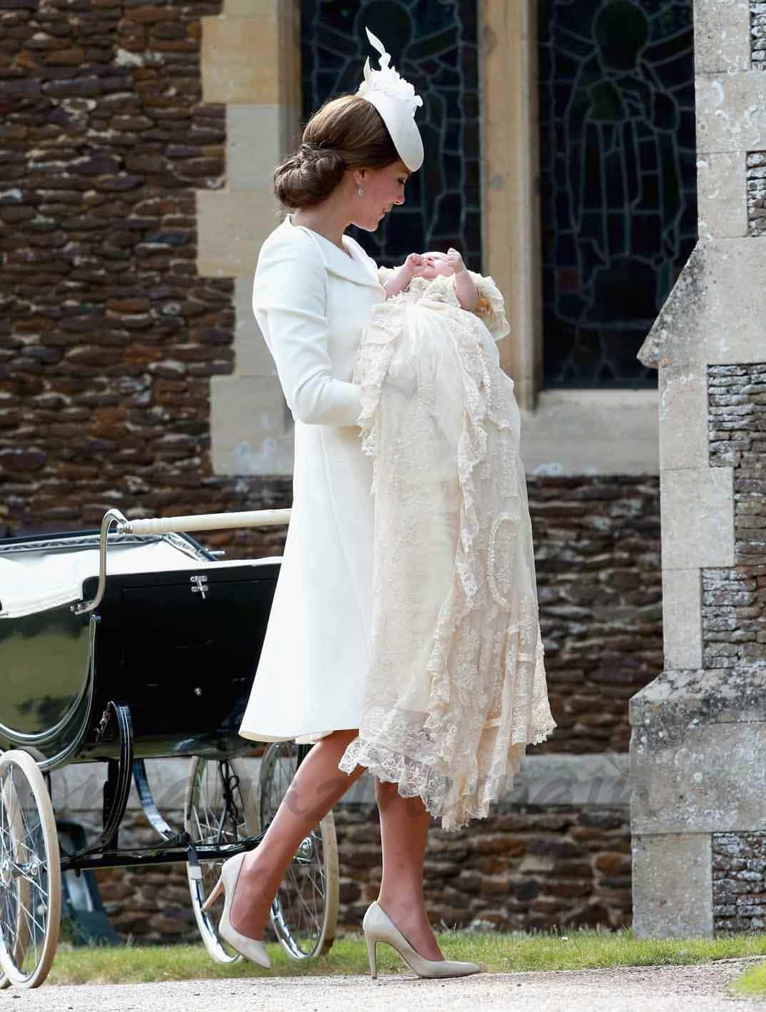 Kate Middleton - Bautizo princesa Charlotte - 2015
