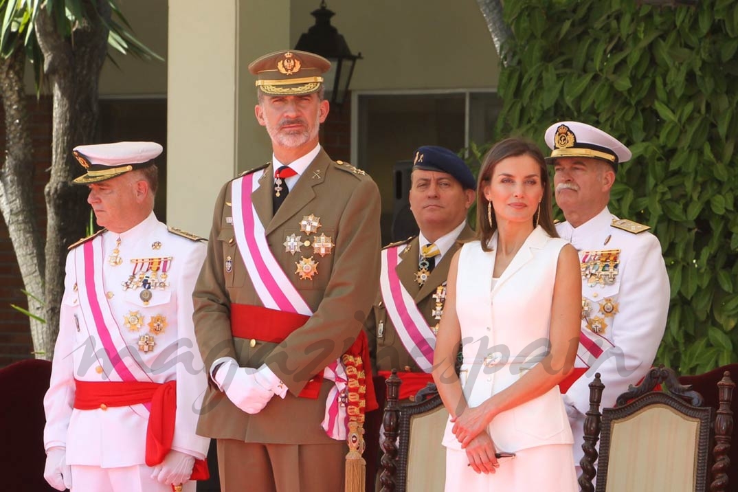 La reina Letizia se vuelve a vestir de Felipe Varela