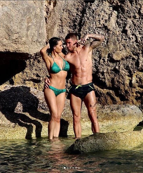 Sergio Ramos y Pilar Rubio presumen de cuerpo y familia diez