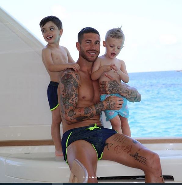 Sergio Ramos con sus dos hijos - Instagram