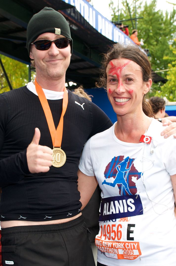 Edward Norton con Alanis Morissette - Maratón Nueva York - 2009
