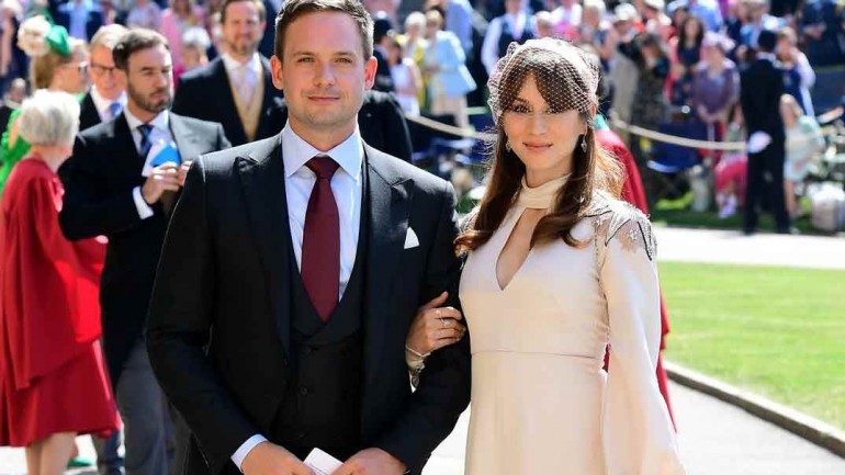El «marido» de Meghan Markle, Patrick J. Adams y su mujer Troian Bellisario, esperan su primer hijo
