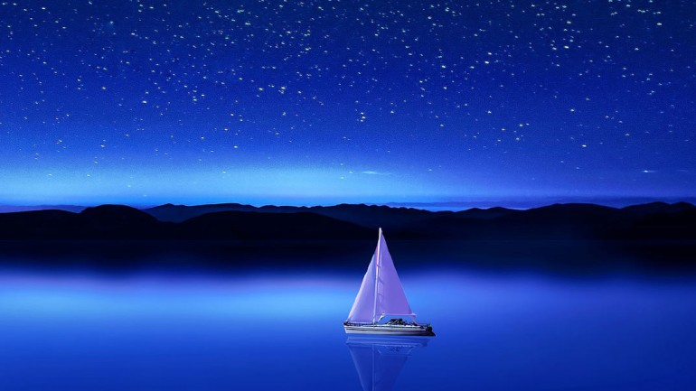 Cinco experiencias que puedes vivir en un barco (¡además de navegar!)