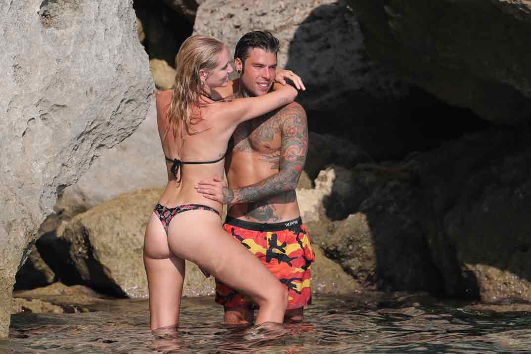 Las apasionadas imágenes Chiara Ferragni y Fedez en Ibiza