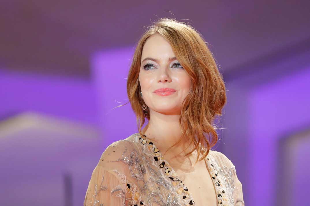 Paz Vega, Naomi Watts o Emma Stone… ¿Quién fue la más elegante sobre la alfombra roja en Venecia?